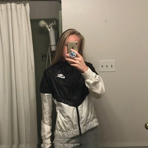 Women’s Nike Windrunner